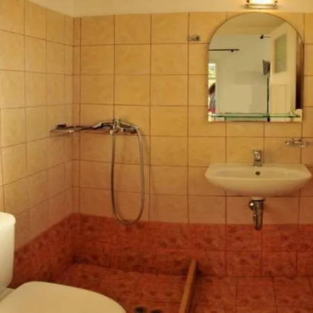 Guest house Loukas 3*